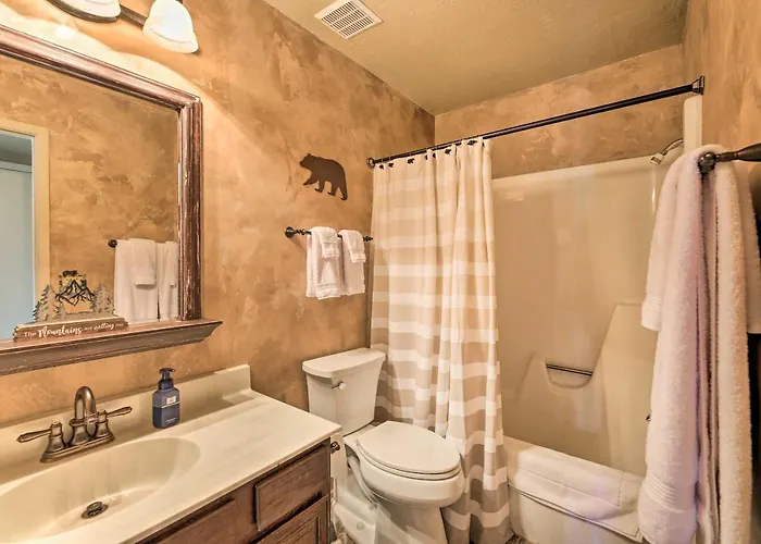 Patio & Fireplace: Country Club Pinetop Condo! Holiday home *